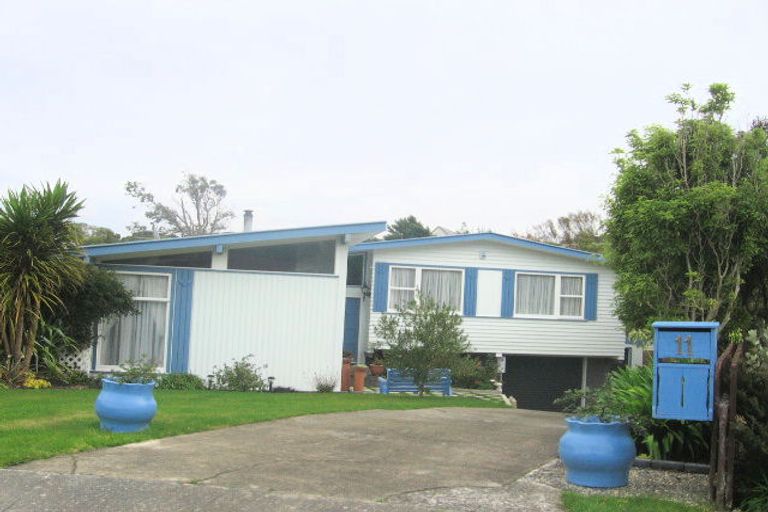 Photo of property in 11 Clematis Grove, Maungaraki, Lower Hutt, 5010