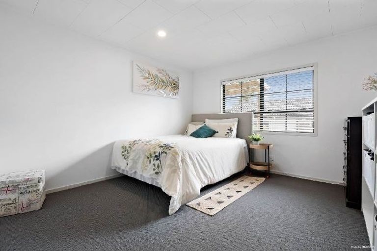 Photo of property in 10 Caribbean Drive, Unsworth Heights, Auckland, 0632