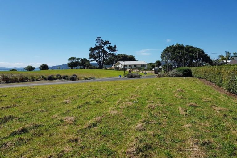 Photo of property in 19 Karoro Road, One Tree Point, 0118