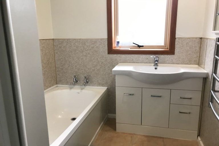 Photo of property in 15 Rosella Street, Broomfield, Christchurch, 8042