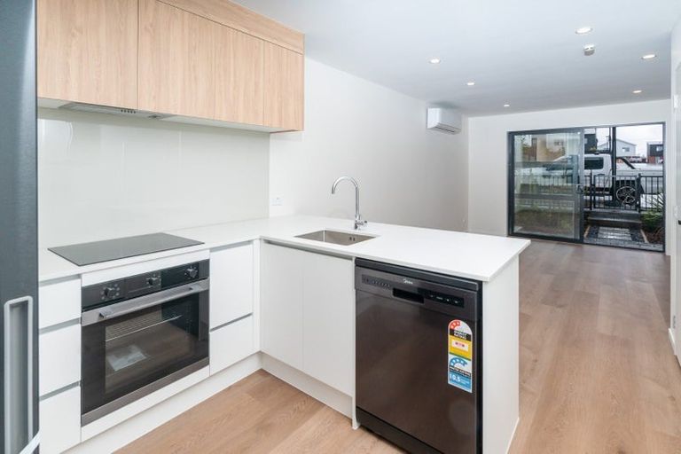 Photo of property in 9/25 Jabuka Street, Glen Eden, Auckland, 0602