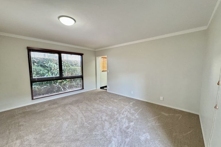 Photo of property in 10 Marine Terrace, Bayswater, Auckland, 0622