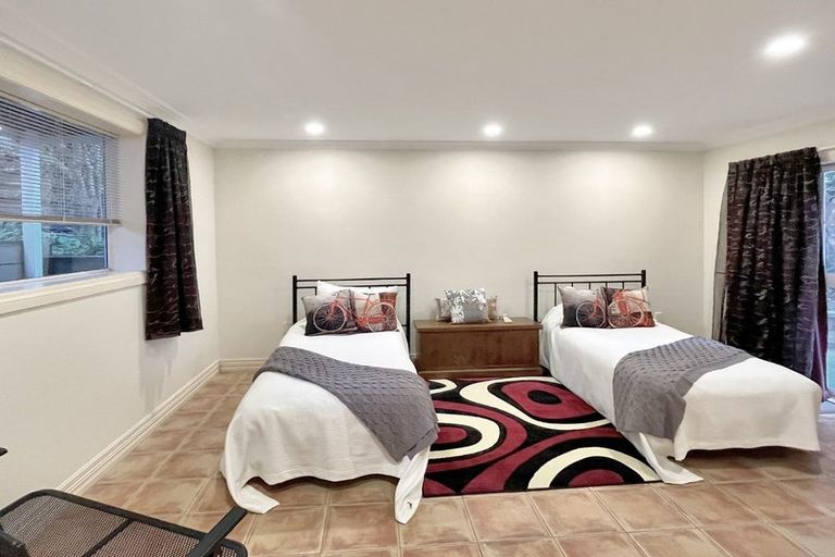 Photo of property in 186 Lake Terrace, Hilltop, Taupo, 3330