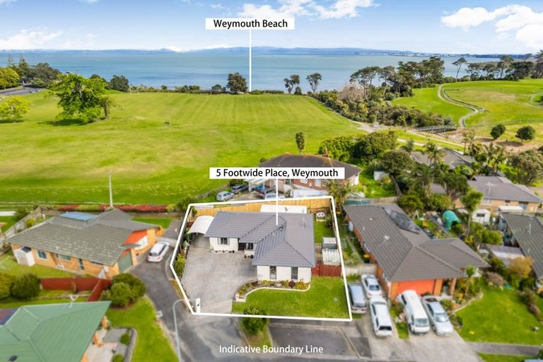 Photo of property in 5 Footwide Place, Weymouth, Auckland, 2103