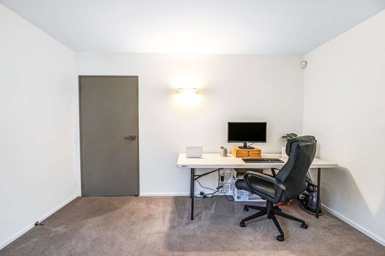 Photo of property in 10 Cadiz Lane, Mount Pleasant, Christchurch, 8081