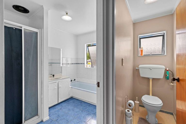 Photo of property in 25 Borich Road, Sunnyvale, Auckland, 0612