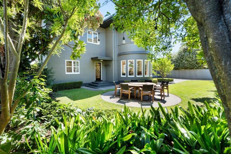 Photo of property in 118a Vigor Brown Street, Napier South, Napier, 4110