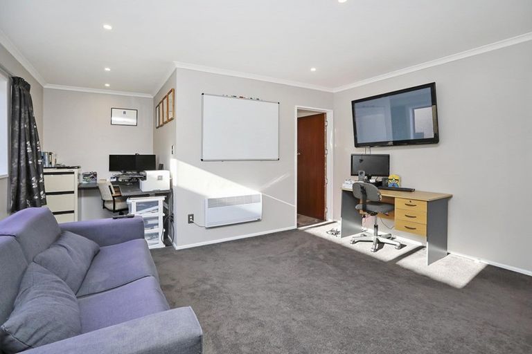 Photo of property in 82 Kildare View, Waikiwi, Invercargill, 9810