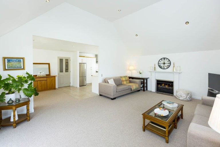 Photo of property in 2a Vernon Grove, Brown Owl, Upper Hutt, 5018