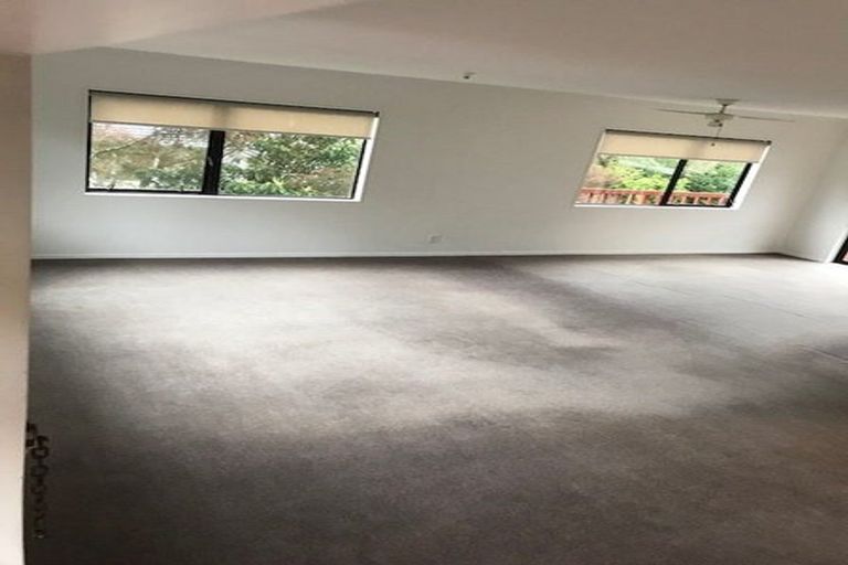 Photo of property in 2/23 William Souter Street, Forrest Hill, Auckland, 0620