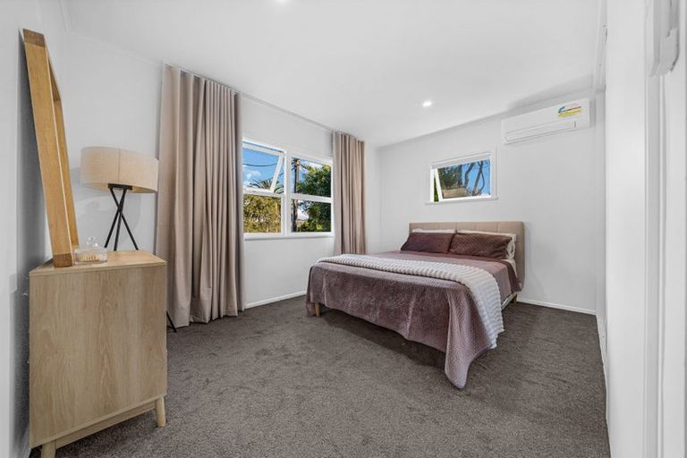 Photo of property in 4 Sunnyside Road, Sunnyvale, Auckland, 0612