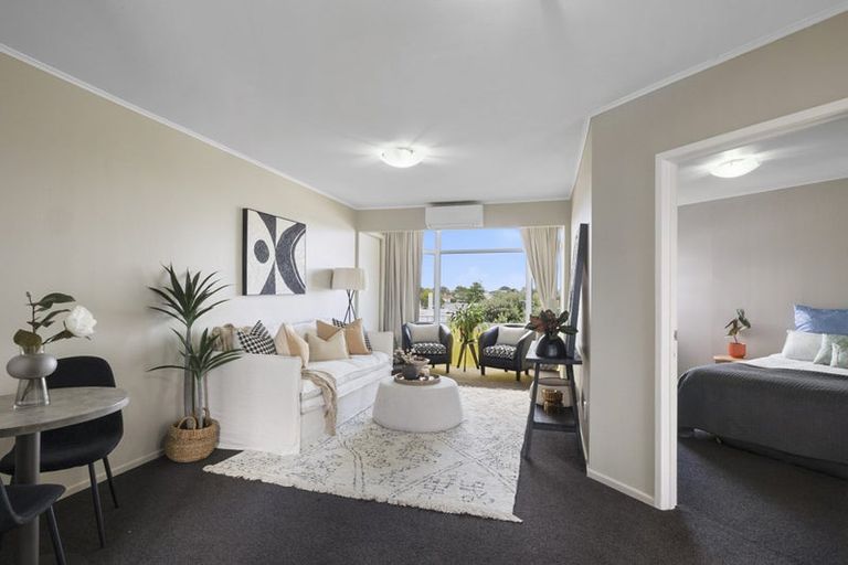 Photo of property in 4/184 Powderham Street, New Plymouth, 4310