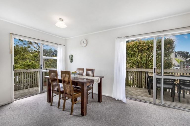 Photo of property in 4/23 Luckens Road, West Harbour, Auckland, 0618