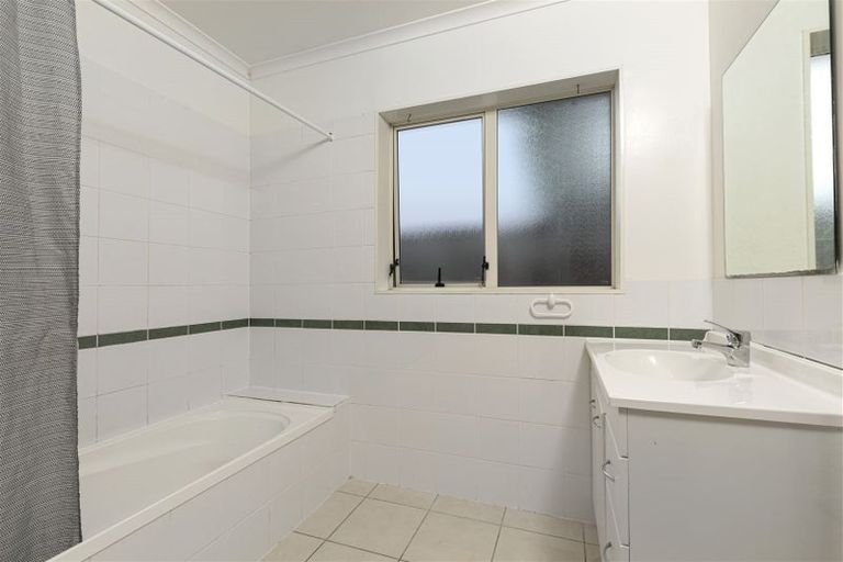 Photo of property in 79a Sturges Road, Henderson, Auckland, 0612