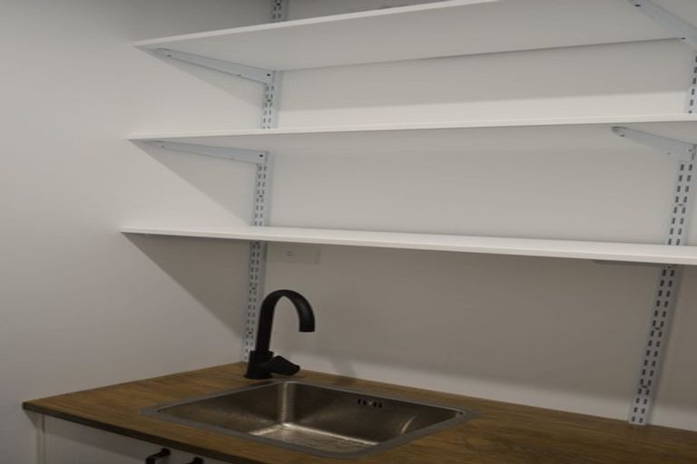 Photo of property in 112 Kawiu Road, Levin, 5510