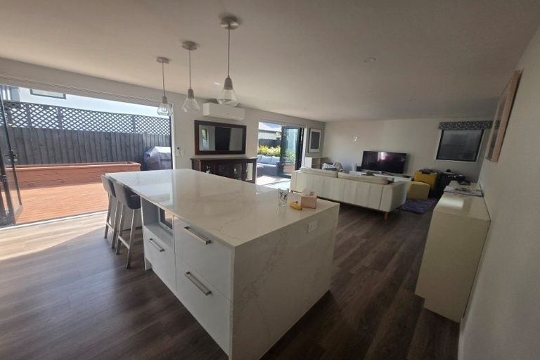 Photo of property in 2/17 Matai Street East, Riccarton, Christchurch, 8011