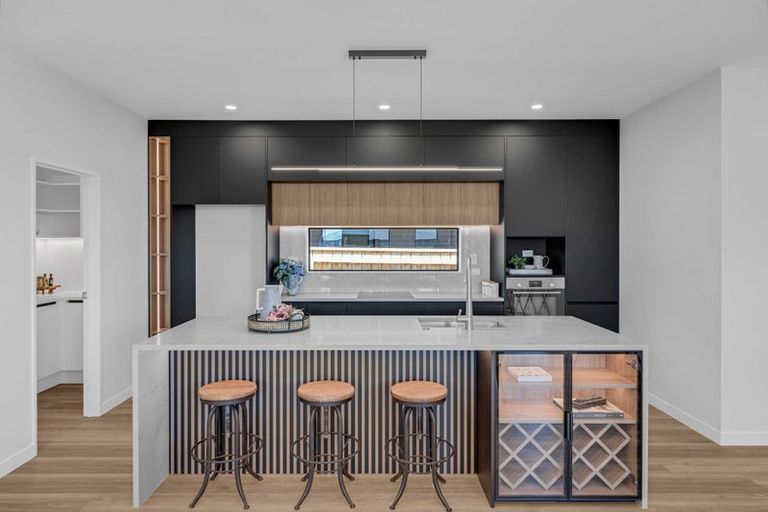 Photo of property in 27 Korowhiti Road, Clarks Beach, 2122