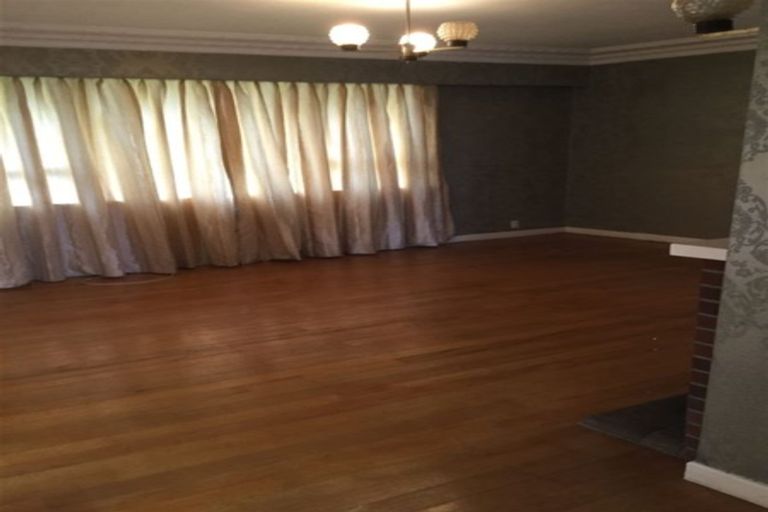 Photo of property in 10 Boler Place, New Lynn, Auckland, 0600