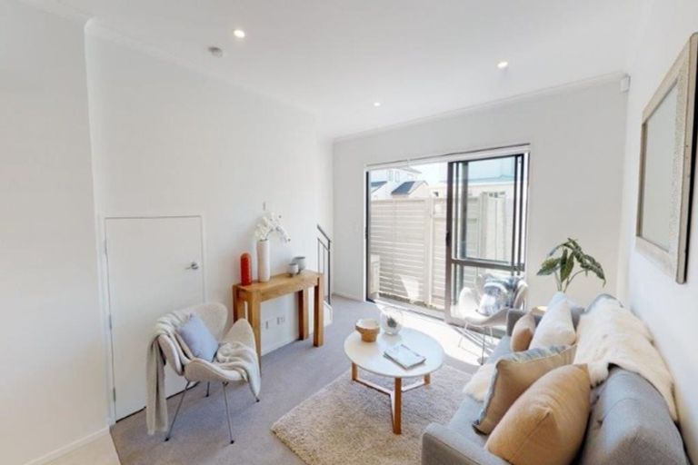 Photo of property in 3a Waituarua Drive, Takanini, 2112