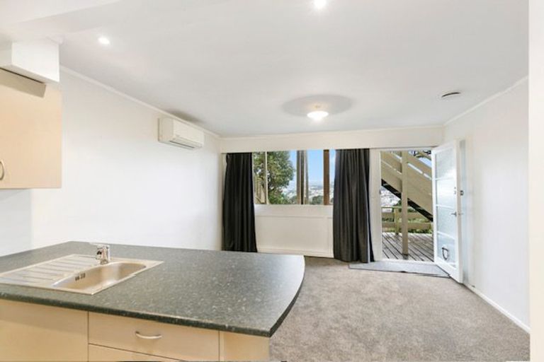 Photo of property in 5/60 Fairlie Terrace, Kelburn, Wellington, 6021