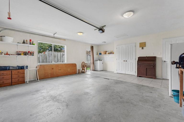 Photo of property in 8 Vanderbilt Parade, Albany, Auckland, 0632