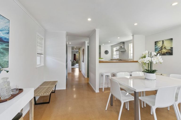 Photo of property in 39 Tuatoru Street, Eastbourne, Lower Hutt, 5013