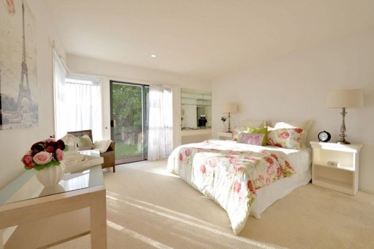 Photo of property in 32 Currell Way, Somerville, Auckland, 2014