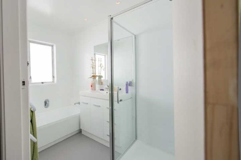 Photo of property in 2 Edith Place, Dinsdale, Hamilton, 3204