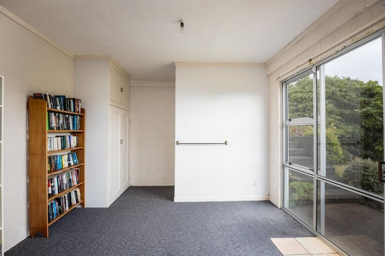 Photo of property in 7 Waimea Street, Westown, New Plymouth, 4310