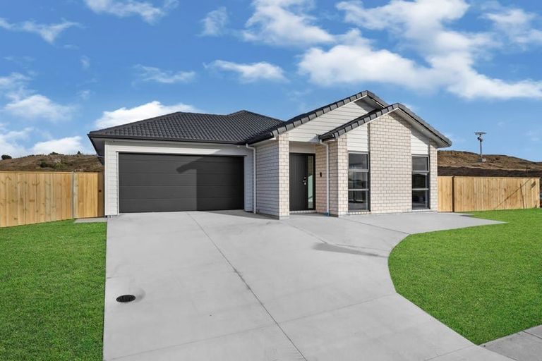 Photo of property in 2 Piedmonte Avenue, Pokeno, 2402