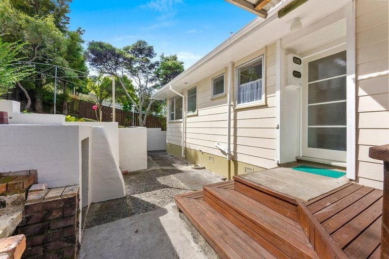 Photo of property in 1/56 Lavery Place, Sunnynook, Auckland, 0632