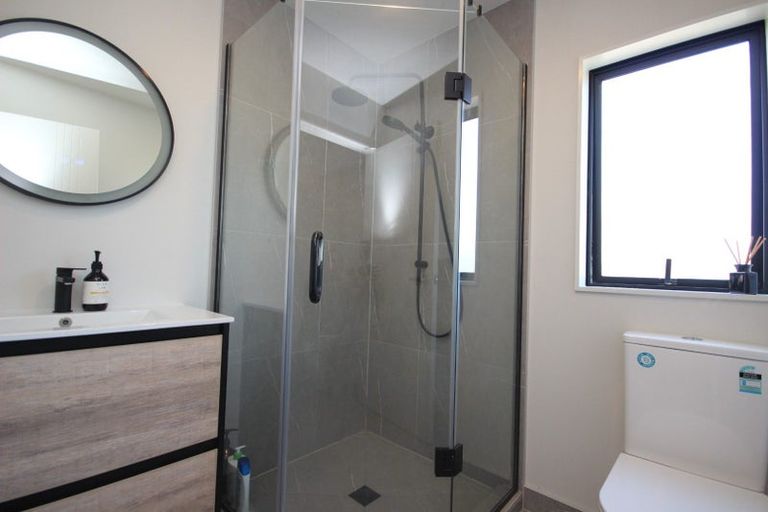 Photo of property in 6/11 Karamu Street, Te Atatu Peninsula, Auckland, 0610