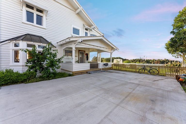 Photo of property in 68 Whiteley Street, Moturoa, New Plymouth, 4310