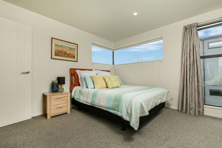 Photo of property in 21 Carder Court, Hobsonville, Auckland, 0618