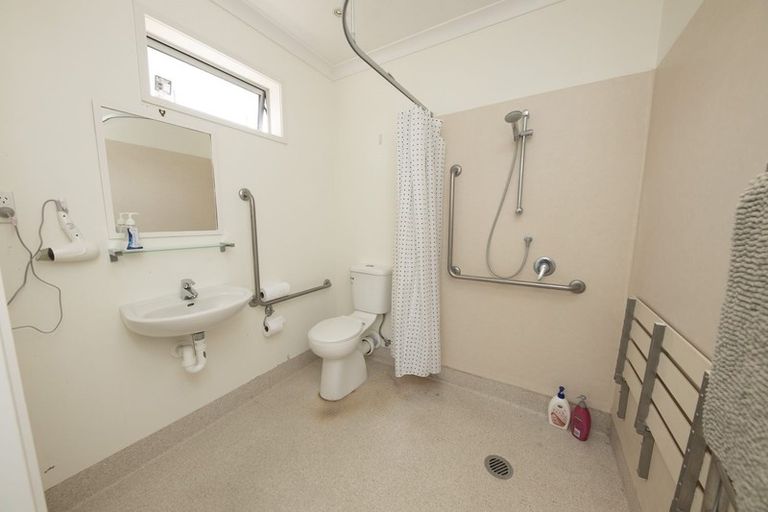 Photo of property in 14 Ellison Place, Pakuranga Heights, Auckland, 2010