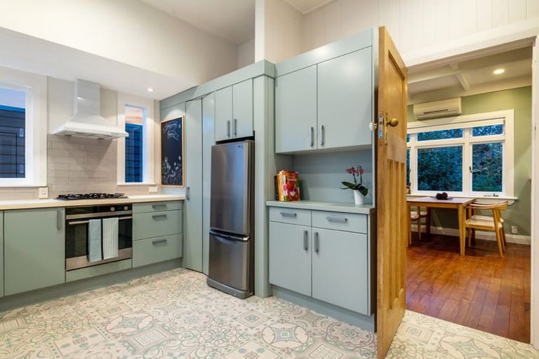 Photo of property in 12 Glade Place, Birkenhead, Auckland, 0626