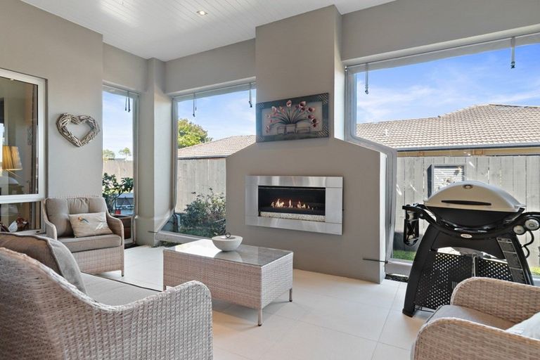 Photo of property in 12 Amberley Place, Flagstaff, Hamilton, 3210