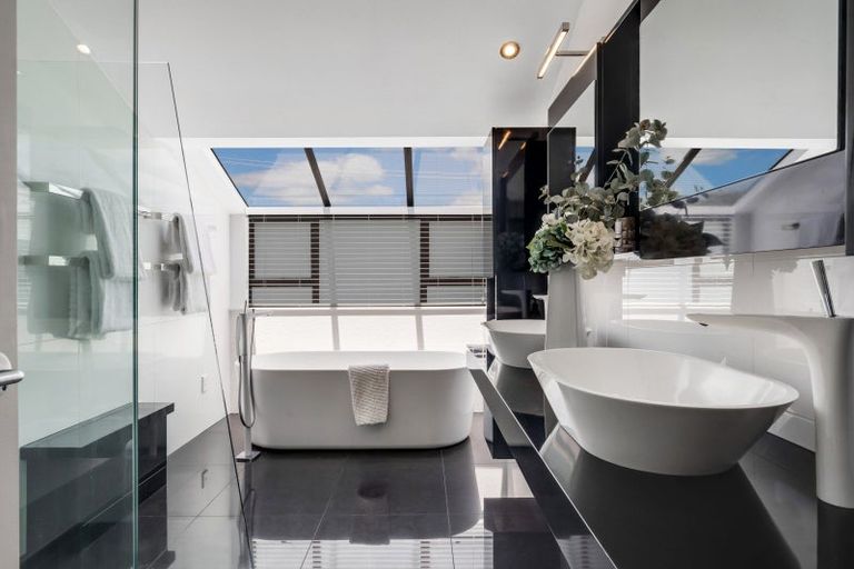 Photo of property in 1/285 Bleakhouse Road, Mellons Bay, Auckland, 2014