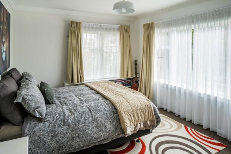 Photo of property in 26 Tuatoru Street, Eastbourne, Lower Hutt, 5013