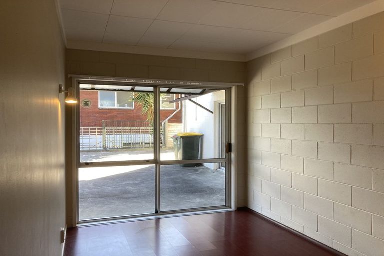 Photo of property in 75 Gossamer Drive, Pakuranga Heights, Auckland, 2010