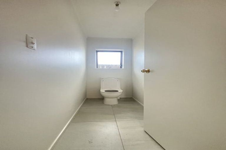 Photo of property in 124 Carnoustie Drive, Wattle Downs, Auckland, 2103