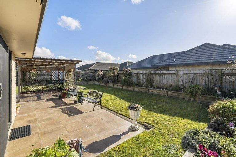 Photo of property in 25 Geneva Terrace, Kelvin Grove, Palmerston North, 4414