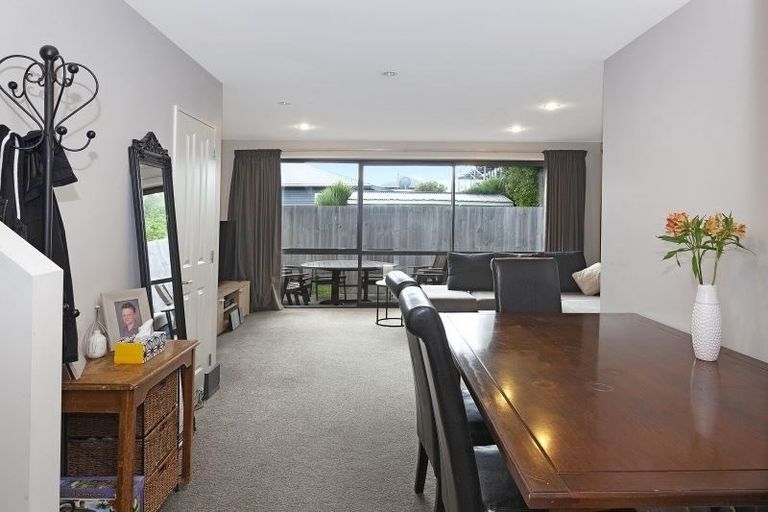 Photo of property in 4/82 Packe Street, Edgeware, Christchurch, 8013