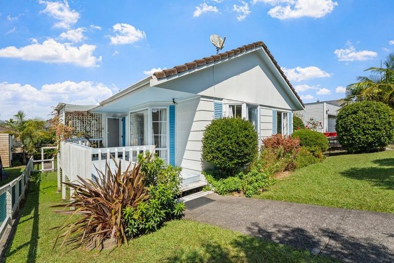 Photo of property in 1/113 Rosario Crescent, Red Beach, 0932