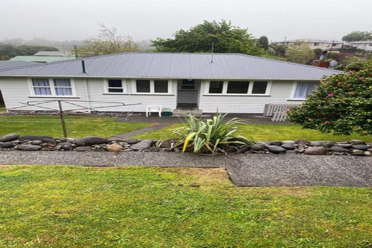 Photo of property in 89 Awanui Street, Merrilands, New Plymouth, 4312