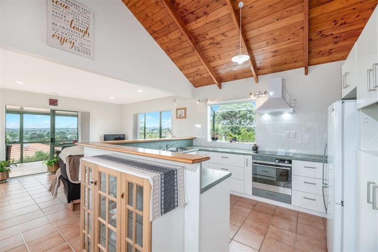 Photo of property in 1/204 Sturges Road, Henderson, Auckland, 0612