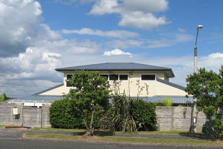 Photo of property in 157 West Harbour Drive, West Harbour, Auckland, 0618