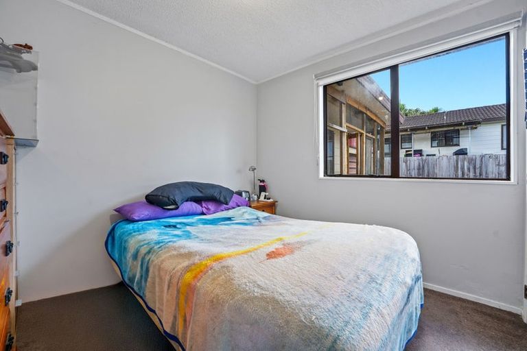 Photo of property in 2/10 Silver Road, Weymouth, Auckland, 2103