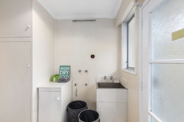 Photo of property in 52a Queens Grove, Hutt Central, Lower Hutt, 5010