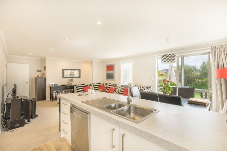 Photo of property in 23 Mahia Lane, Waikanae, 5036